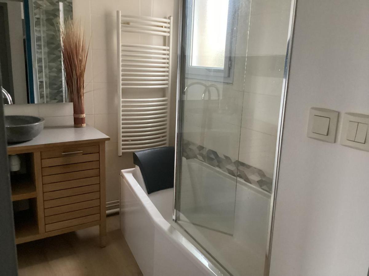 Joli Appartement 50 M2 Classe 3 Etoiles Avec Terrasse Et Jardin Λα Ροσέλ Εξωτερικό φωτογραφία